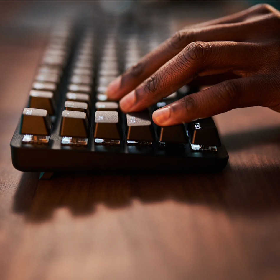 LOGITECH G413 TECLADO TKL SE BLACKLIGHT MECÁNICO GAMING NEGRO (PN 920-010442)